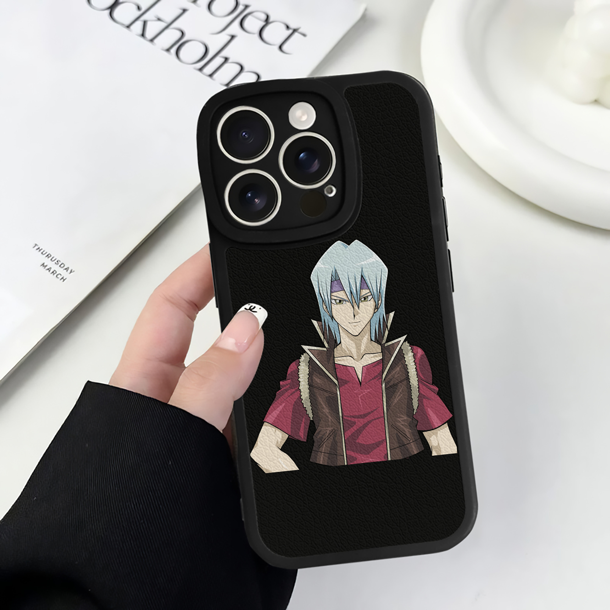 （画像用） 遊☆戯☆王 Yu-Gi-Oh! 【iPhone 16シリーズ対応】シリコンスマホケース（レザー調） 材質：シリコン